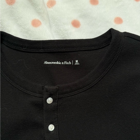 A&F Black Button-Front Tank Top - Picture 2 of 3